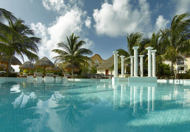 Grand Palladium Kantenah Pool