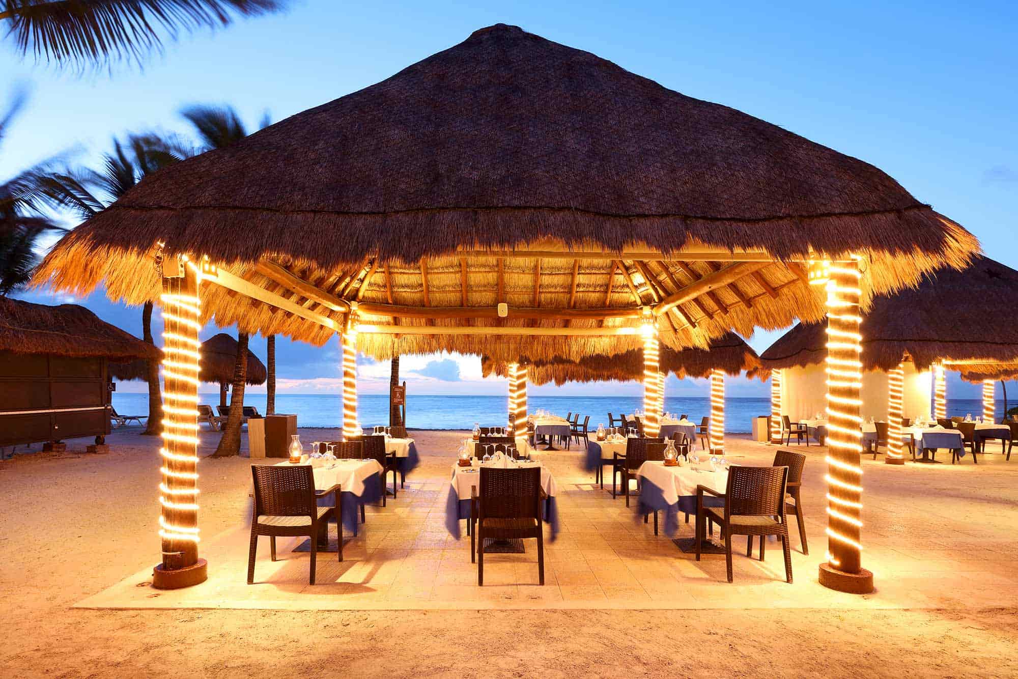 Grand Palladium White Sand Resort Spa Restaurante De Pescados Y Arroces Junto A La Playa Poseidón