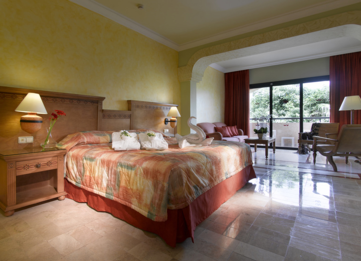 Grand Palladium Colonial Room